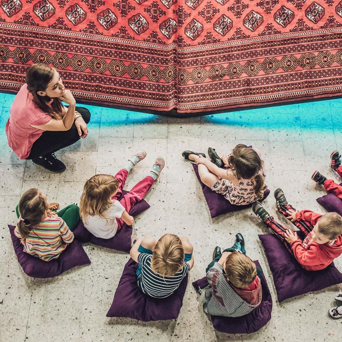 Children learning in Warsaw Museum